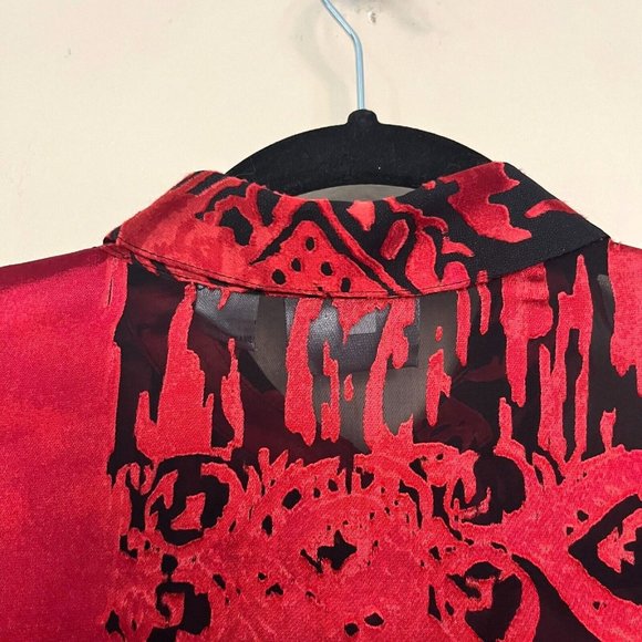 Chico's Design Sz 1 Red Black Floral Silk Top button Front Long Sleeve Split Hem - Picture 6 of 16